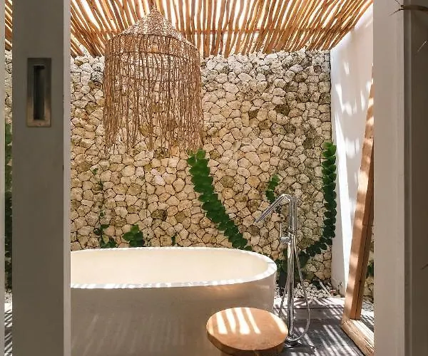Amaka Villa *